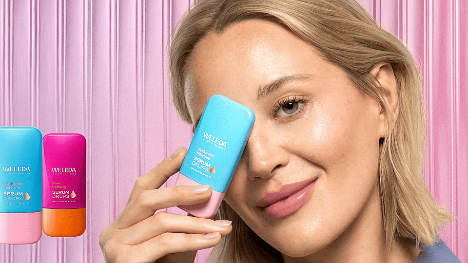 Bild på booster drops serum och en kvinna som smörjer in ansiktet
